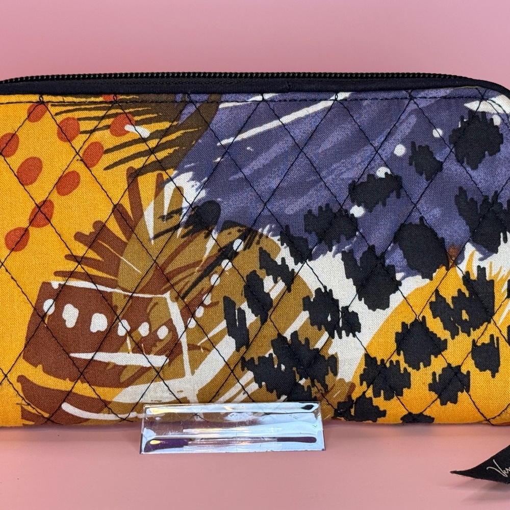 #4 🌸Vera Bradley- Accordion Wallet in Painted Feathers